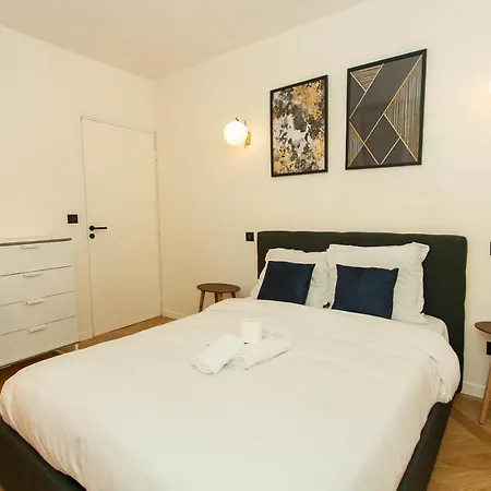Apartment St Lazare & Madeleine - *